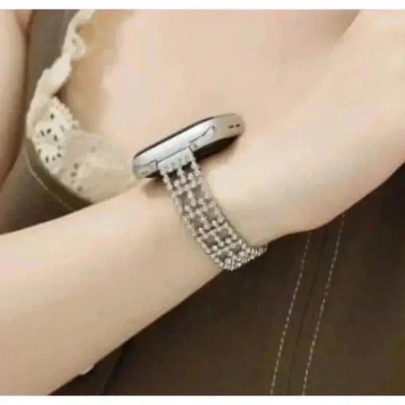 Luxury Stainless Steel Apple Watch Band - Picture 2 of 5